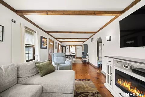 Living - 10 Manning Rd, Windsor Locks, CT 06096 photo 2 of 4
