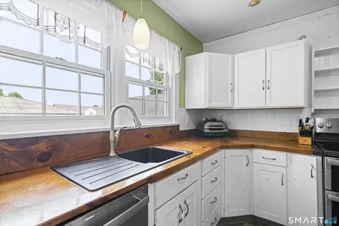 Kitchen - 10 Manning Rd, Windsor Locks, CT 06096 photo 2 of 3