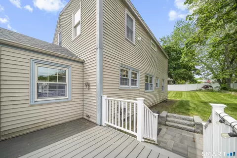 Exterior - 10 Manning Rd, Windsor Locks, CT 06096 photo 5 of 9
