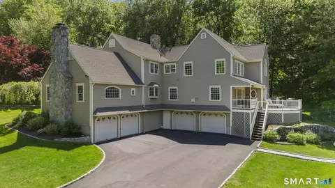 Exterior - 7 Hannah Ln, Monroe, CT 06468 photo 8 of 10