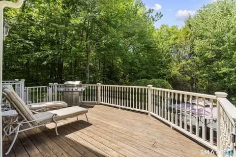 Exterior - 7 Hannah Ln, Monroe, CT 06468 photo 4 of 10