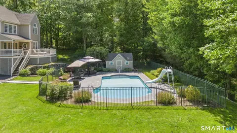 Exterior - 7 Hannah Ln, Monroe, CT 06468 photo 2 of 10
