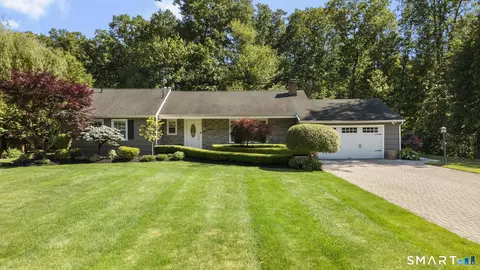 180 Tom Swamp Rd, Hamden, CT 06518
