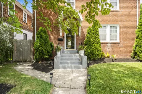 34 Selldan St, West Hartford, CT 06110