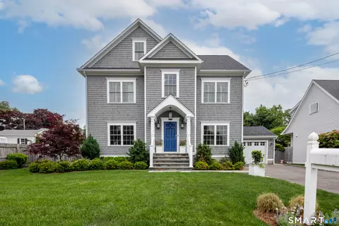 18 Charles St, Darien, CT 06820