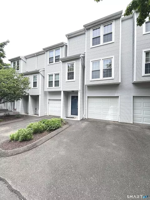 380 Hitchcock Rd #229, Waterbury, CT 06705