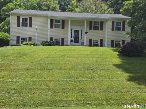 460 N Bigelow Rd, Hampton, CT 06247