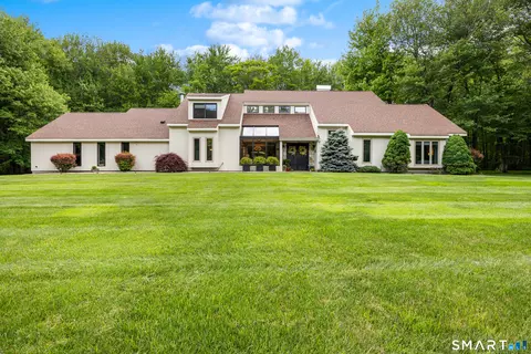 29 Cole Dr, Wolcott, CT 06716