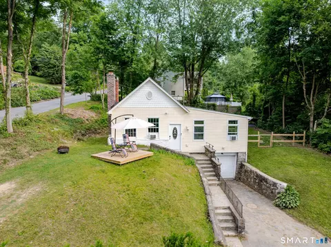 19 Calverton Dr, New Fairfield, CT 06812