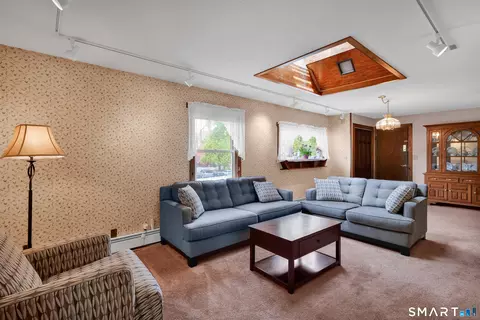 Living - 172 Nott St, Wethersfield, CT 06109 photo 3 of 4