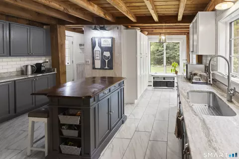 Kitchen - 156 Cranberry Bog Rd, Killingly, CT 06239 photo 2 of 5