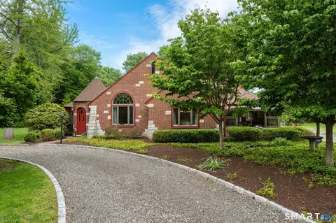 1180 Merwins Ln, Fairfield, CT 06824