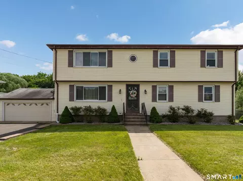 3 Carmen St, East Haven, CT 06512