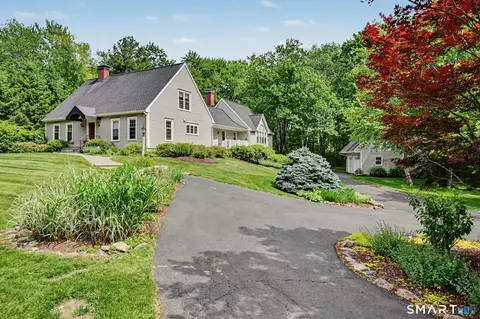 31 Blueberry Hill Rd, Bridgewater, CT 06752