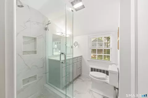 Bath - 13 Devon Rd, Darien, CT 06820 photo 2 of 2