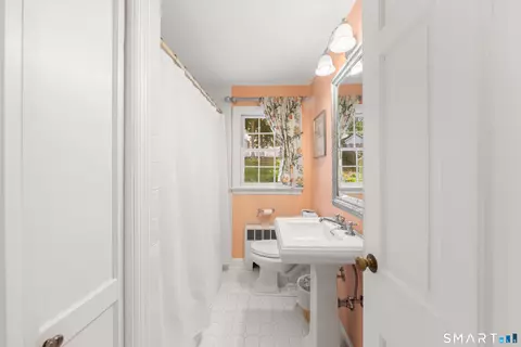 Bath - 13 Devon Rd, Darien, CT 06820 photo 1 of 2