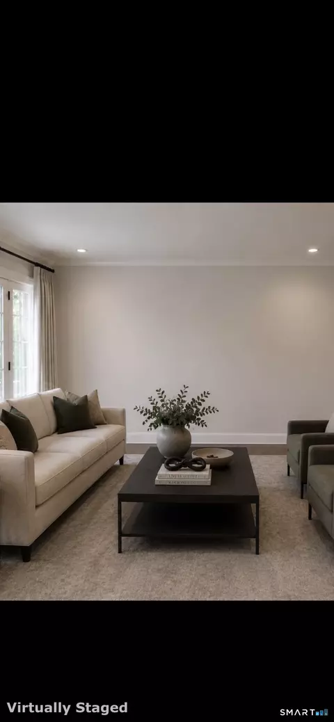 Living - 39 Mount Laurel Dr, Wethersfield, CT 06109 photo 4 of 5