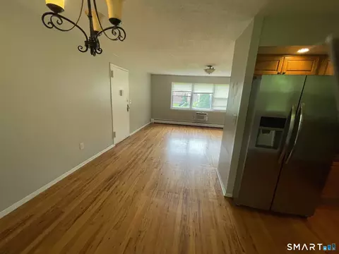 Living - 39 Mount Laurel Dr, Wethersfield, CT 06109 photo 3 of 5