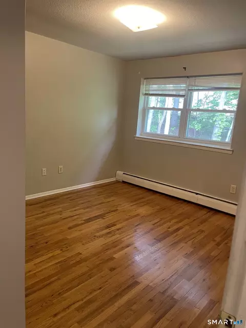 Bedroom - 39 Mount Laurel Dr, Wethersfield, CT 06109 photo 6 of 7