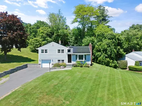 1 Batt Ln, East Haven, CT 06513