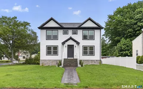 10 Cutrone Rd, Norwalk, CT 06850