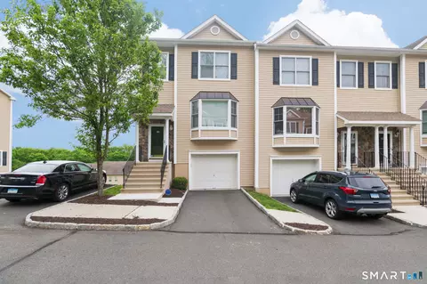 15 Scuppo Rd #1201, Danbury, CT 06811