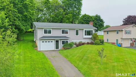 78 Farm Hill Rd, Meriden, CT 06451
