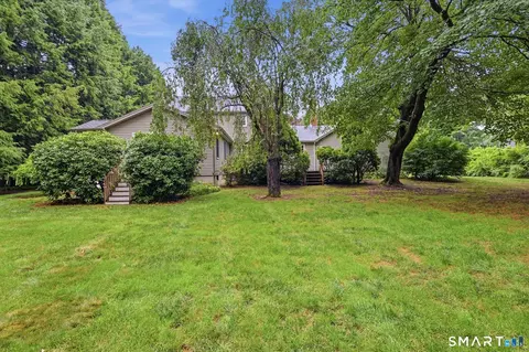 Exterior - 30 Riverview Dr, Suffield, CT 06078 photo 3 of 8