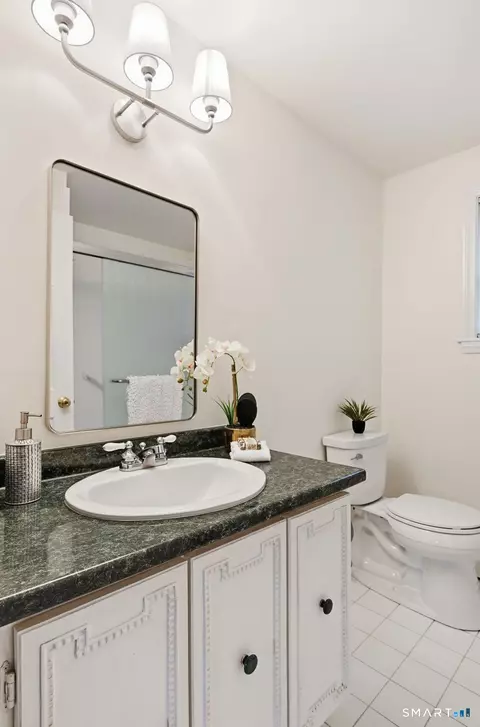 Bath - 30 Riverview Dr, Suffield, CT 06078 photo 4 of 5