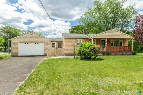 19 Alberta St, Windsor Locks, CT 06096