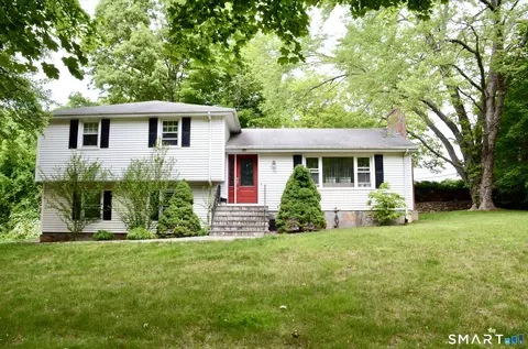 199 Forest St Ext, Hamden, CT 06518