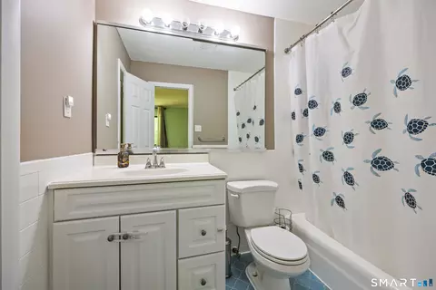 Bath - 7 Sutton Pl #7, Bloomfield, CT 06002 photo 3 of 3