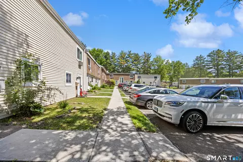Exterior - 7 Sutton Pl #7, Bloomfield, CT 06002 photo 4 of 4