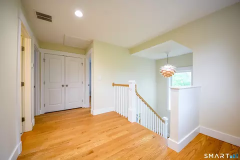 Entry Way - 5 Bridge Rd, Monroe, CT 06468 photo 3 of 5