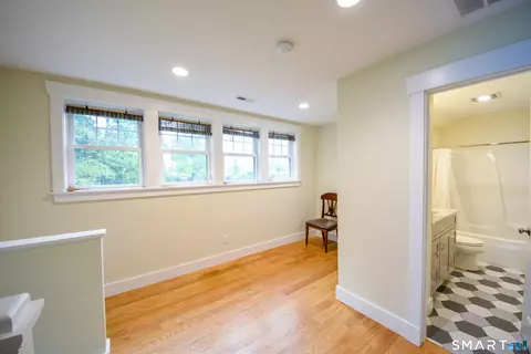 Entry Way - 5 Bridge Rd, Monroe, CT 06468 photo 4 of 5