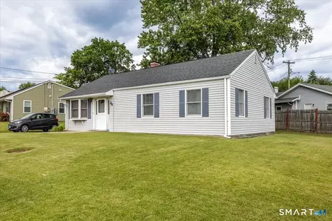 64 Corn Tassel Rd, Bridgeport, CT 06606
