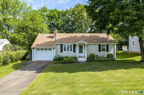 32 Parsons Rd, Enfield, CT 06082
