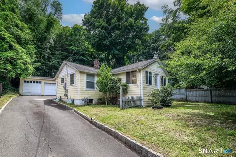 70 Dodgingtown Rd, Bethel, CT 06801