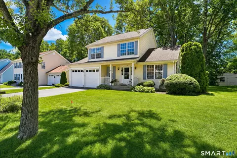 39 Lookout Hill Rd, Milford, CT 06461