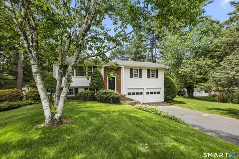 17 Howard Dr, Vernon, CT 06066