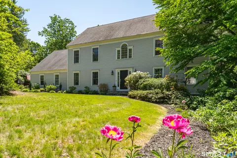 351 Bartlett Dr, Madison, CT 06443