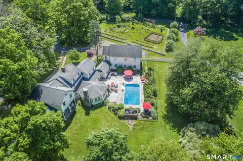 261 Wilton Rd W, Ridgefield, CT 06877