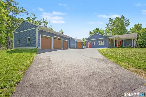 243 Searles Rd, Pomfret, CT 06259