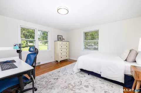 Bedroom - 76 Collier Rd, Wethersfield, CT 06109 photo 2 of 5