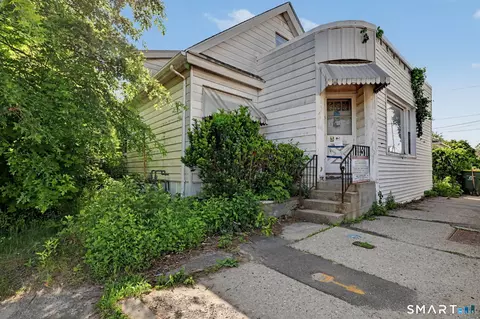 392 Hill St, Waterbury, CT 06704