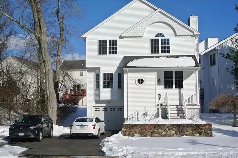 1260 Cutspring Rd #1260, Stratford, CT 06614