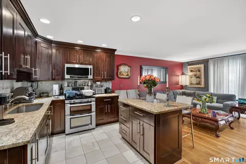 43 Soundview Ave #4, Norwalk, CT 06854