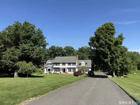 7 Huntington Ln, New Fairfield, CT 06812
