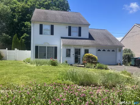 93 Thomas St, Hamden, CT 06514