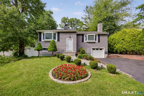 4 Mark Dr, Norwalk, CT 06851